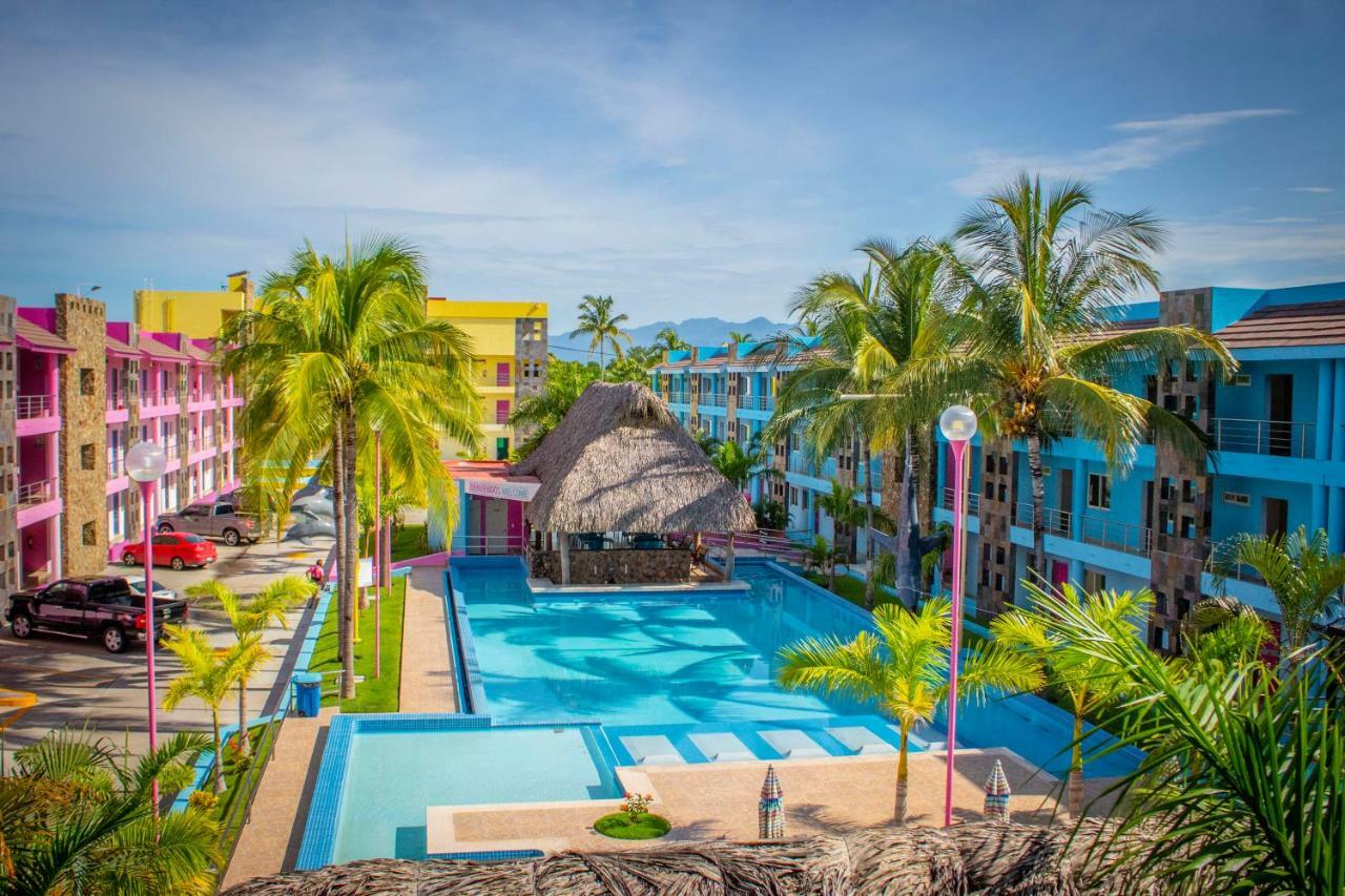 Miami Inn Nuevo Vallarta Ngoại thất bức ảnh