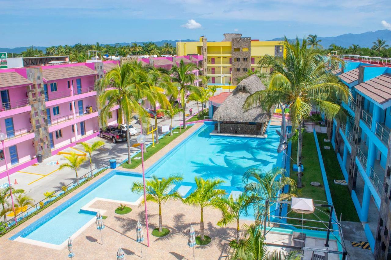 Miami Inn Nuevo Vallarta Ngoại thất bức ảnh